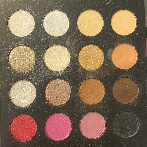 4 eyeshadow palettes - Picture 4 of 5